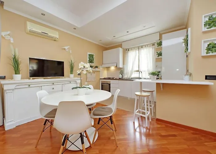 Lucky Domus Tuscolano Apartment *